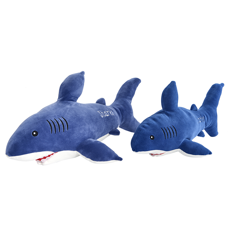 鲨鱼动物抱枕